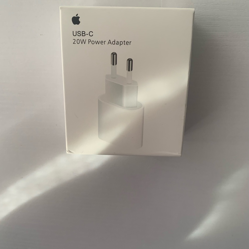 European Apple USB-C 20W Power Adapter - White